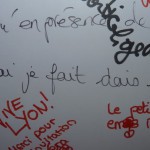 french writing on a whiteboard